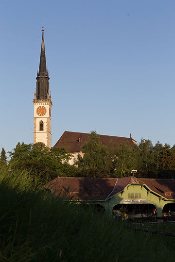 Pfarrkirche mit Bootshaus