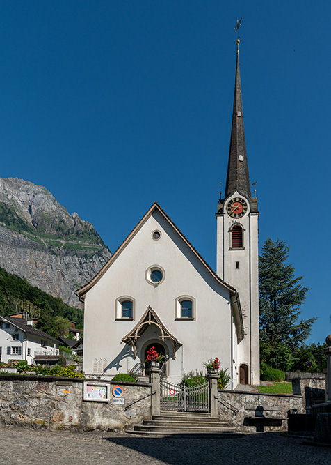 Kirche in Mitlödi