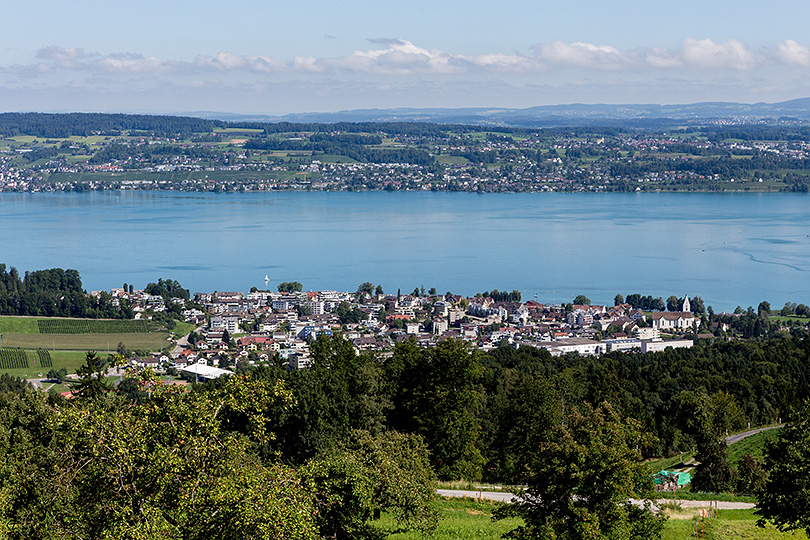 Blick auf Freienbach und den Zürichsee