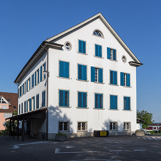 Schulhaus Dorf in Mettmenstetten