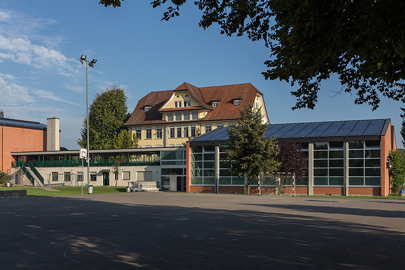 Schulhaus Zentral und Schulhaus Peter Halter