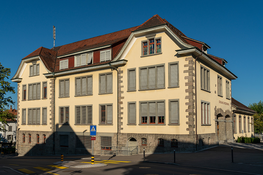 Schulhaus Weissenrain