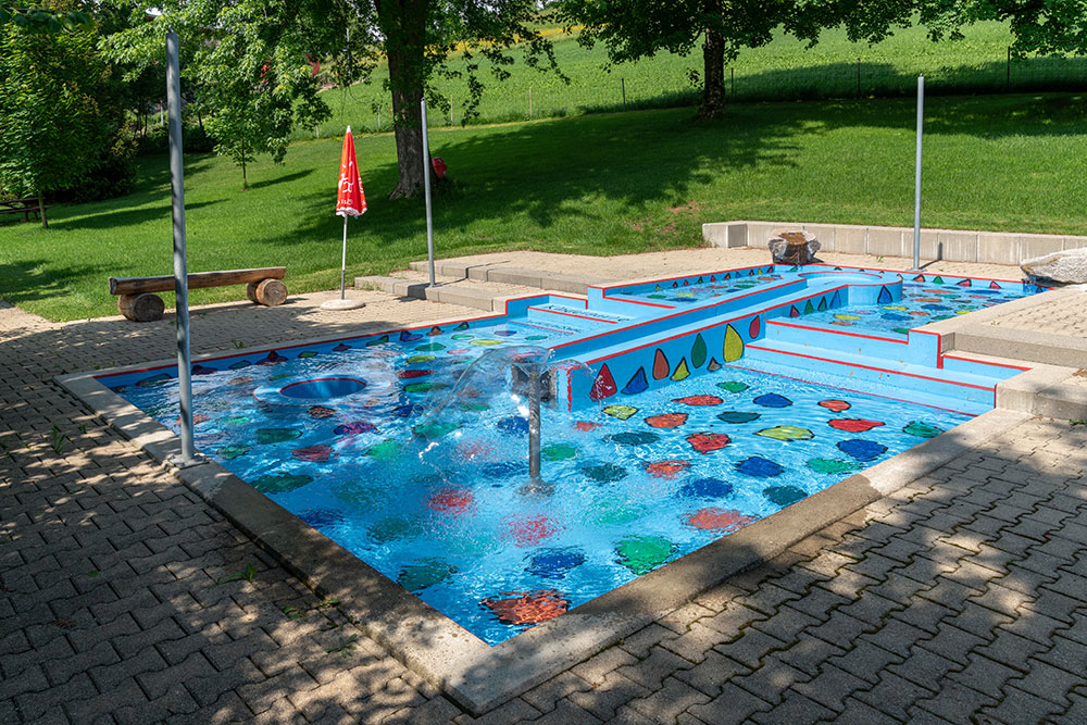 Schwimmbad in Wölflinswil
