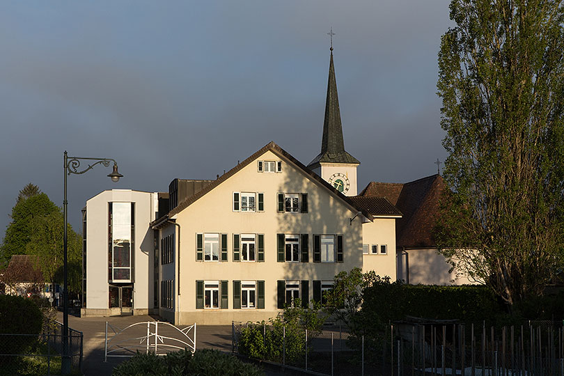 l'école et l'église de Courtételle