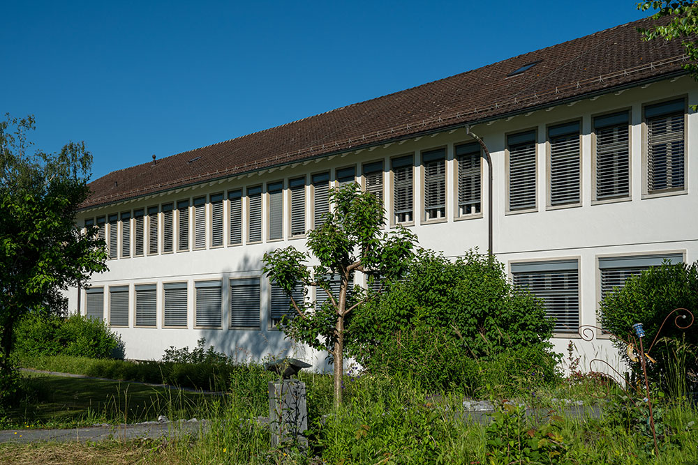 Schulhaus Berg in Gossau ZH