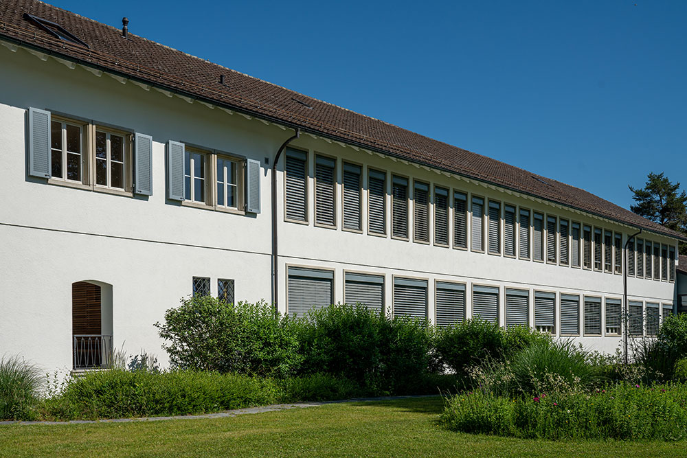 Schulhaus Berg in Gossau ZH