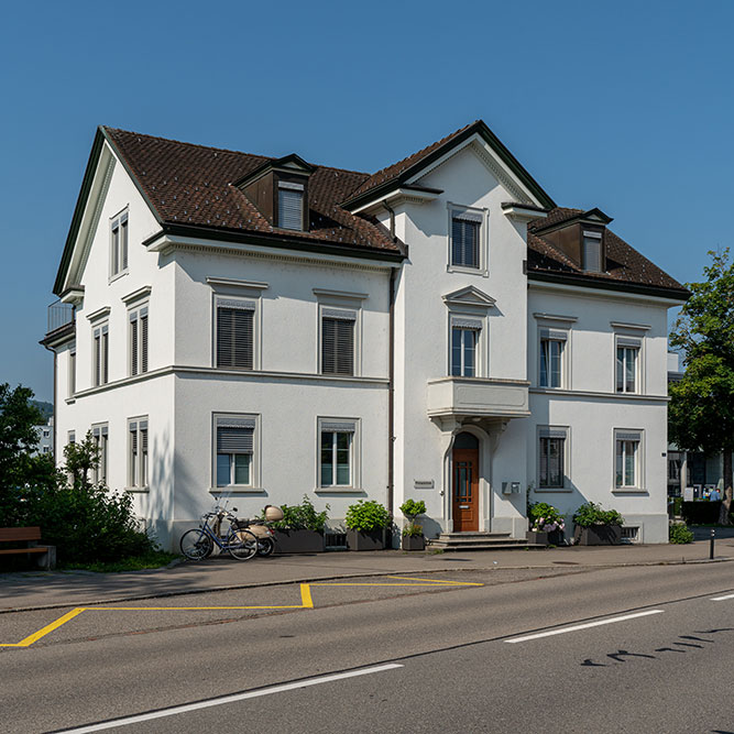 Schulhaus Dorf in Dübendorf