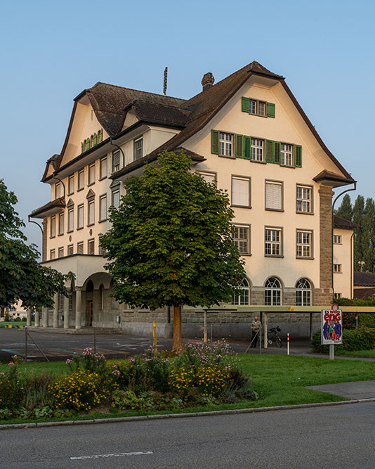 Schulhaus Dorf in Emmen