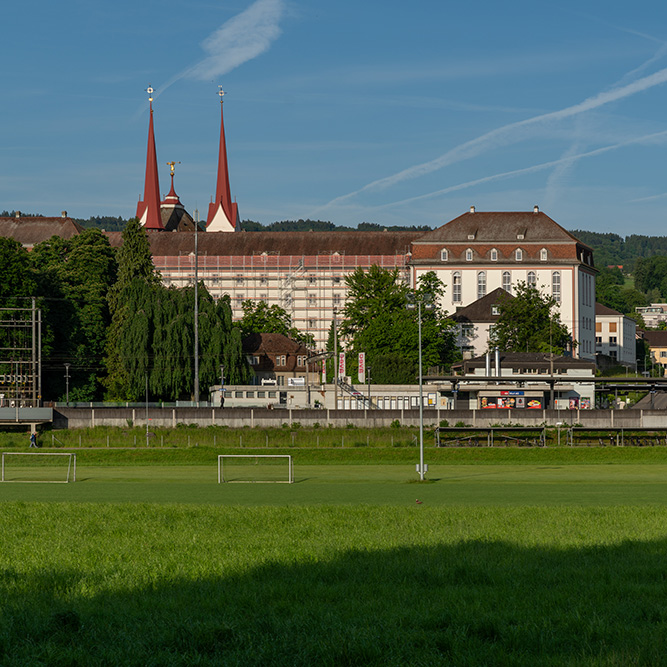 Bahnhof und Kloster Muri