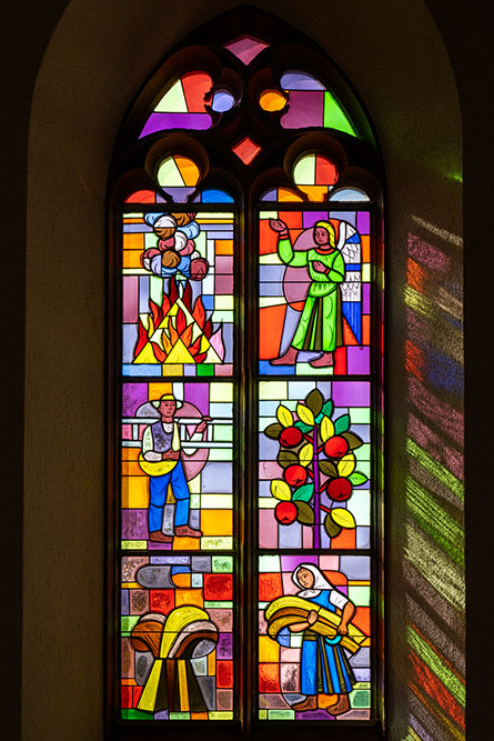 Kirchenfenster in Läufelfingen