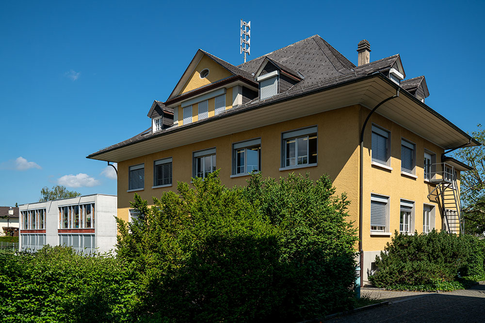 Schulhaus Bach in Uetendorf