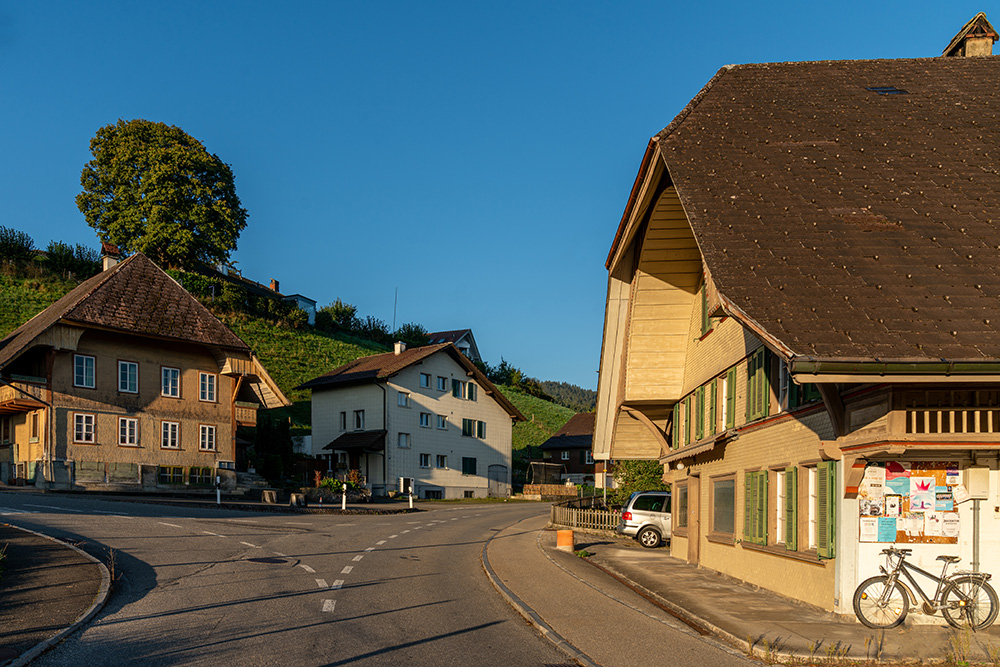 Dorfstrasse in Hasle (BE)