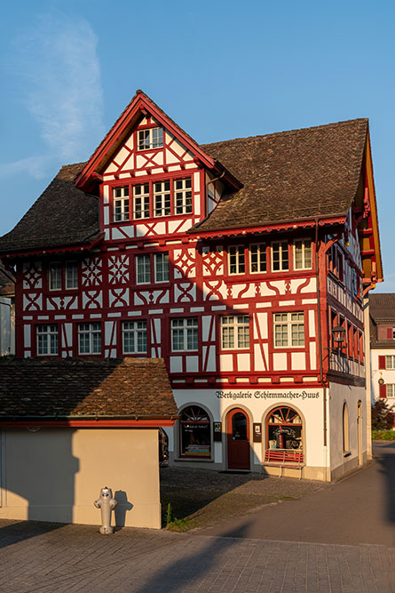 Ehemaliges Schulhaus und Schirmmacherhaus in Bülach