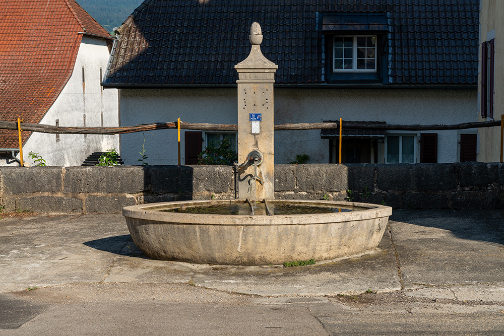 Fontaine à Fenin