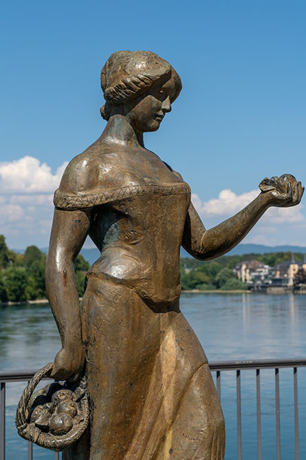 Skulptur auf der Rheinbrücke