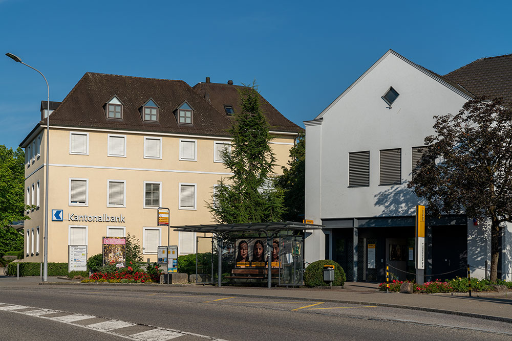 Kantonalbank und Post in Rheinfelden