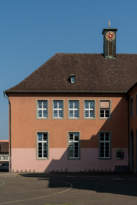 Schulhaus Dorf in Dübendorf