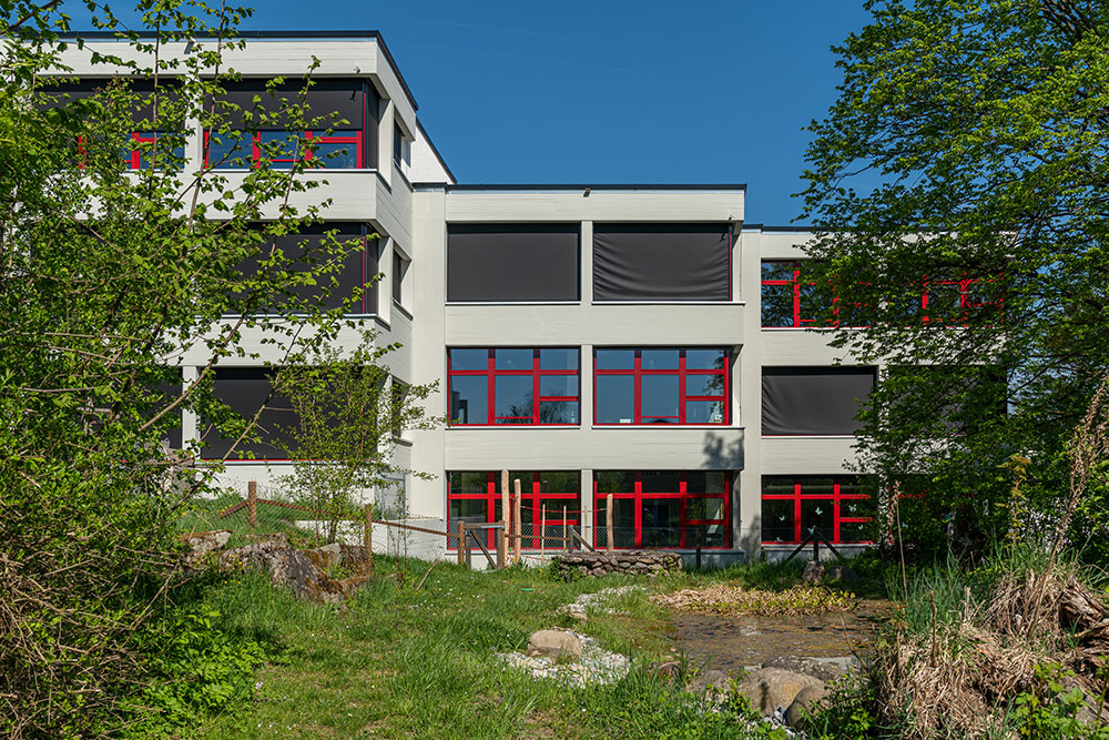 Schulhaus Sonnenberg in Adliswil