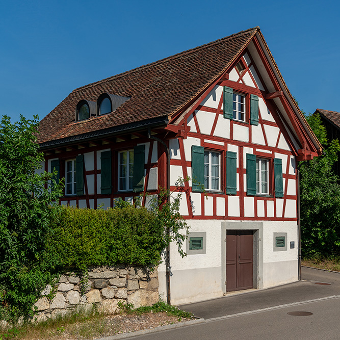 Altes Schulhaus und Gemeindehaus in Otelfingen