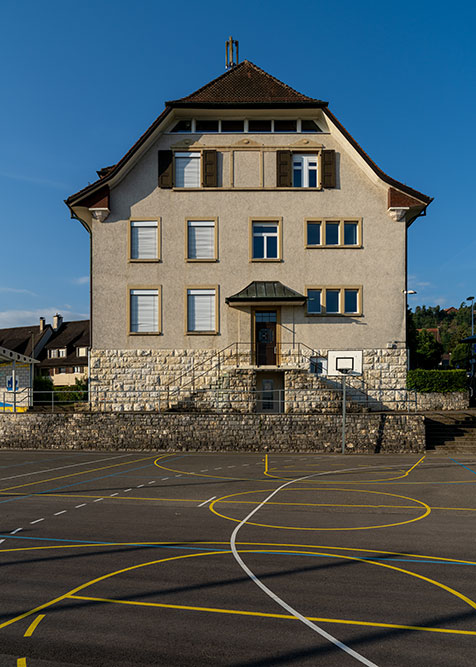 Schulhaus in Pfeffingen