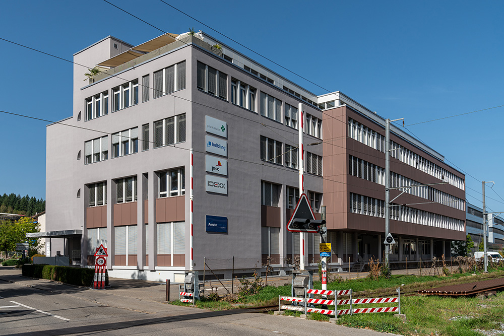 Stationsstrasse beim Bahnhof Liebefeld